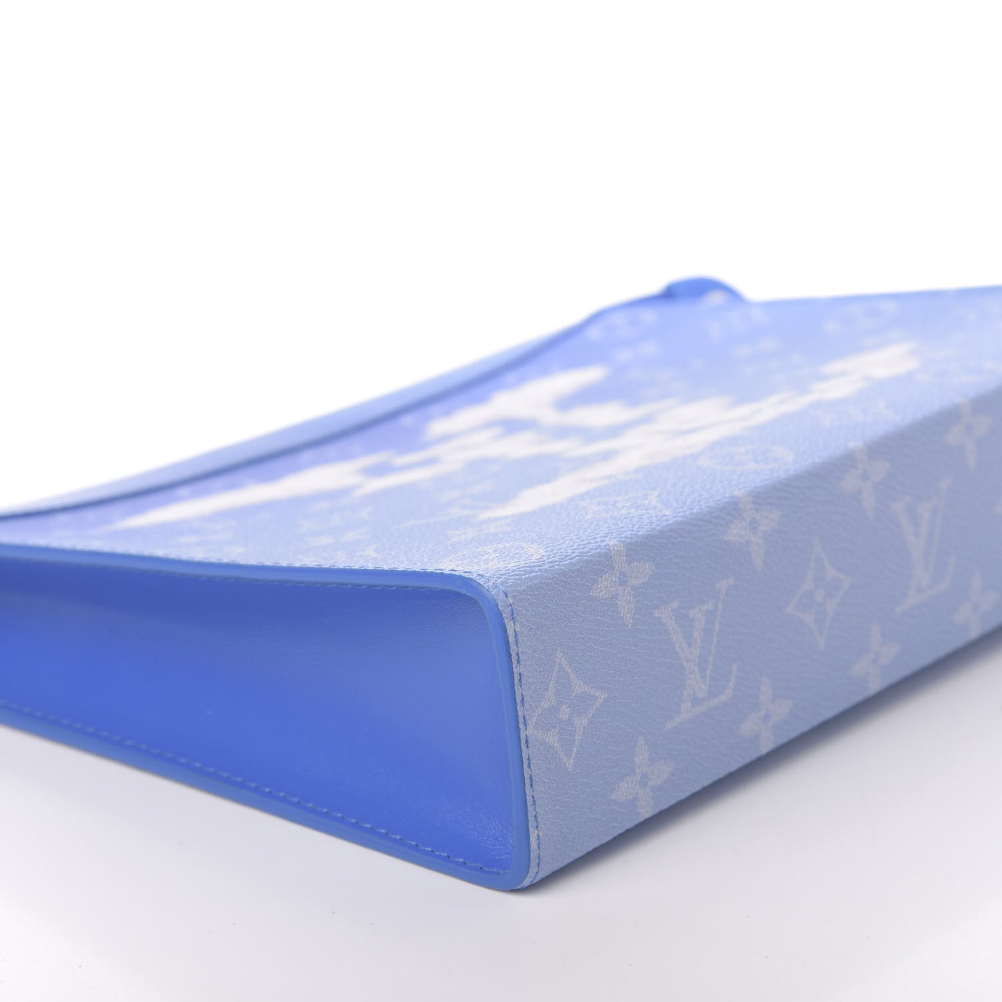Monogram Clouds Pochette Voyage MM A4 Blue