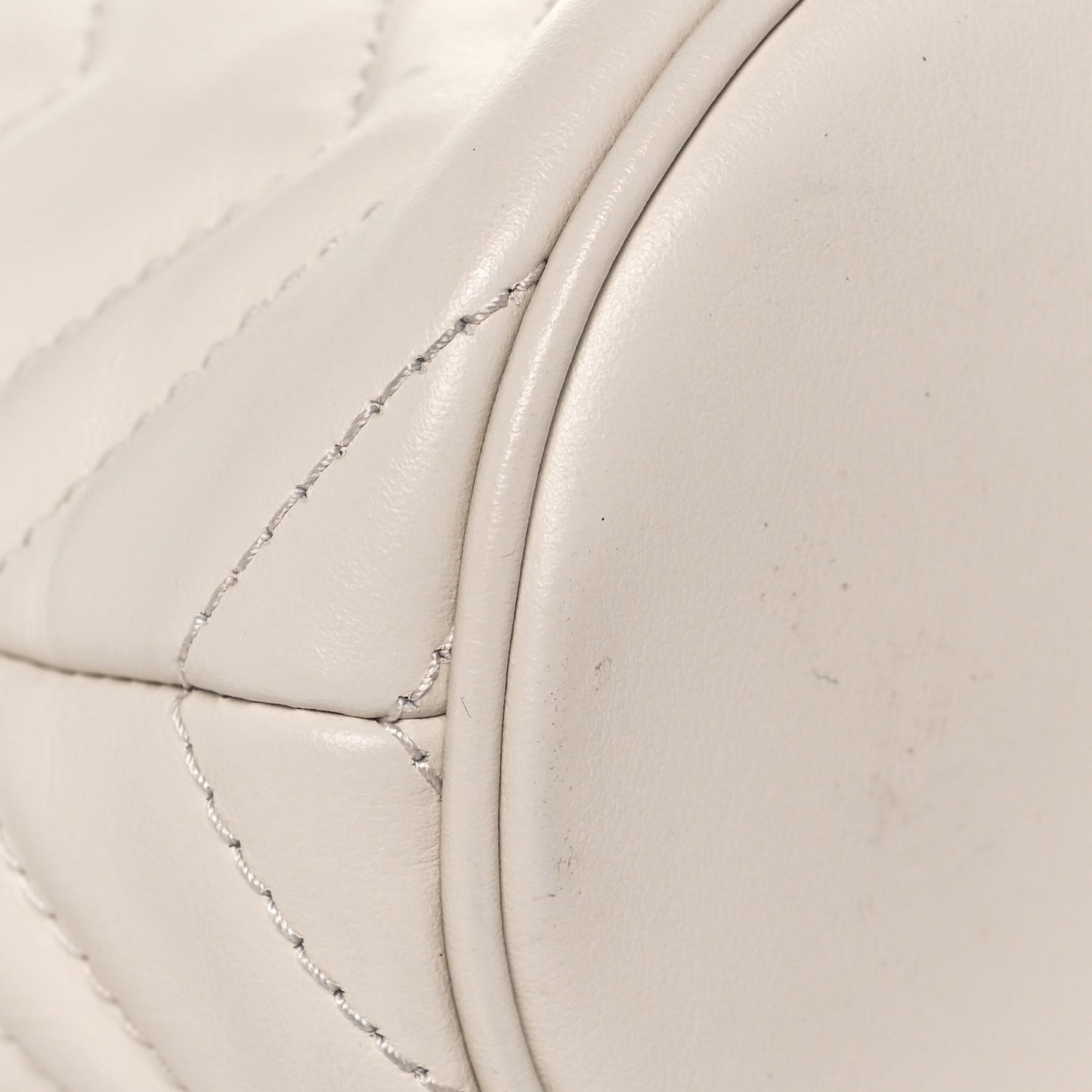 Calfskin Matelasse Mini GG Marmont 2.0 Bucket Bag White