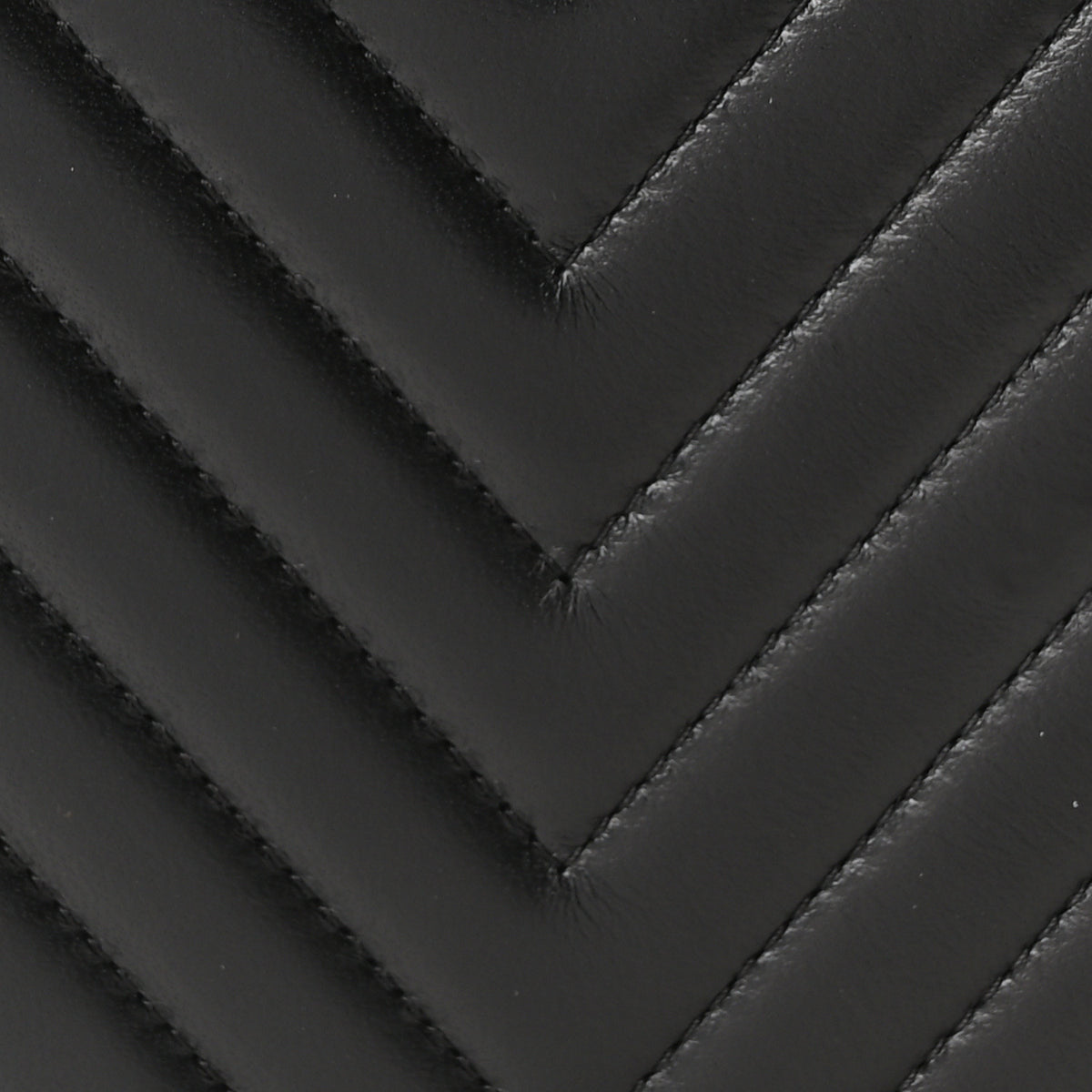 Lambskin Chevron Reissue Quilted Clutch Bag Black