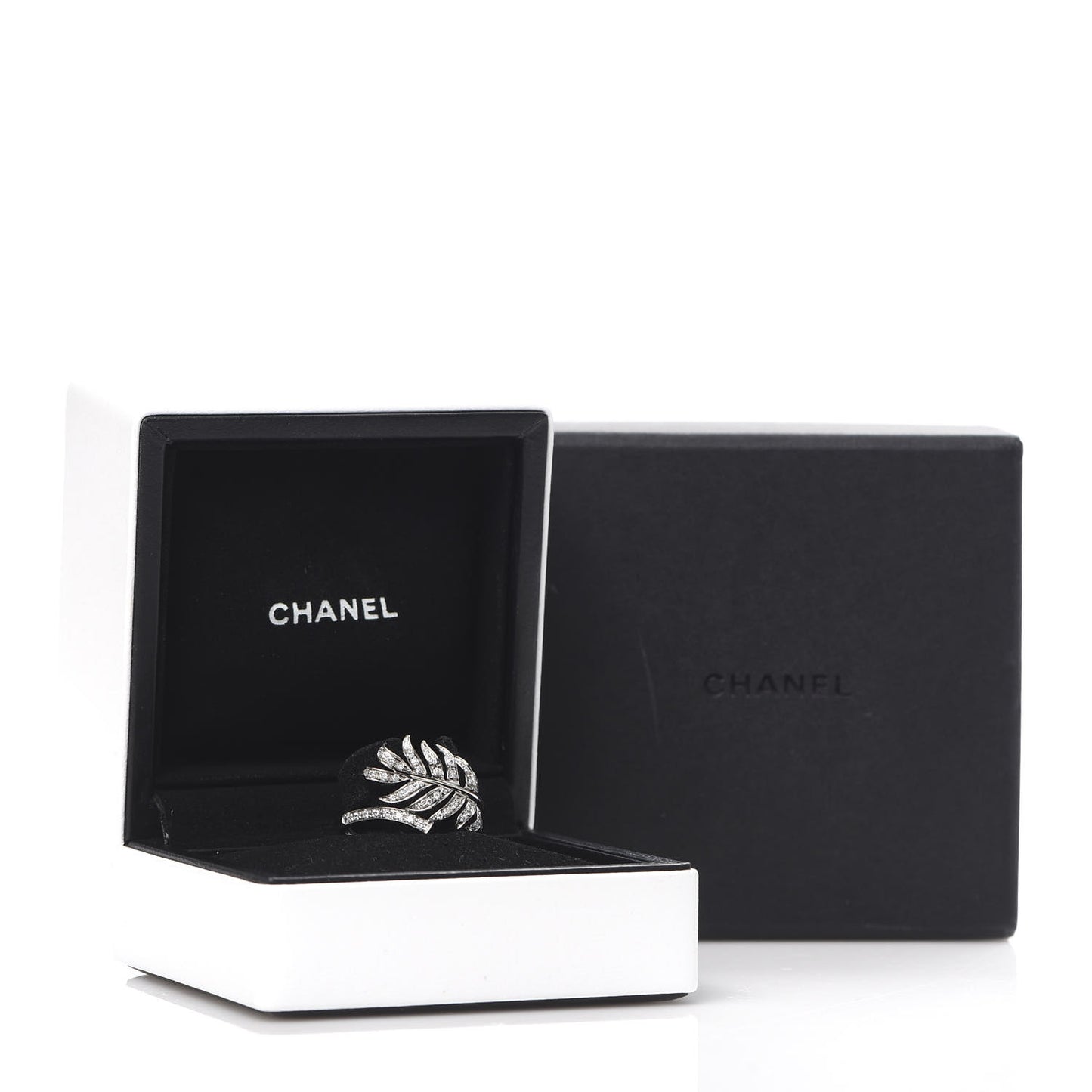 18K White Gold Diamond Plume De Ring 56 7.5