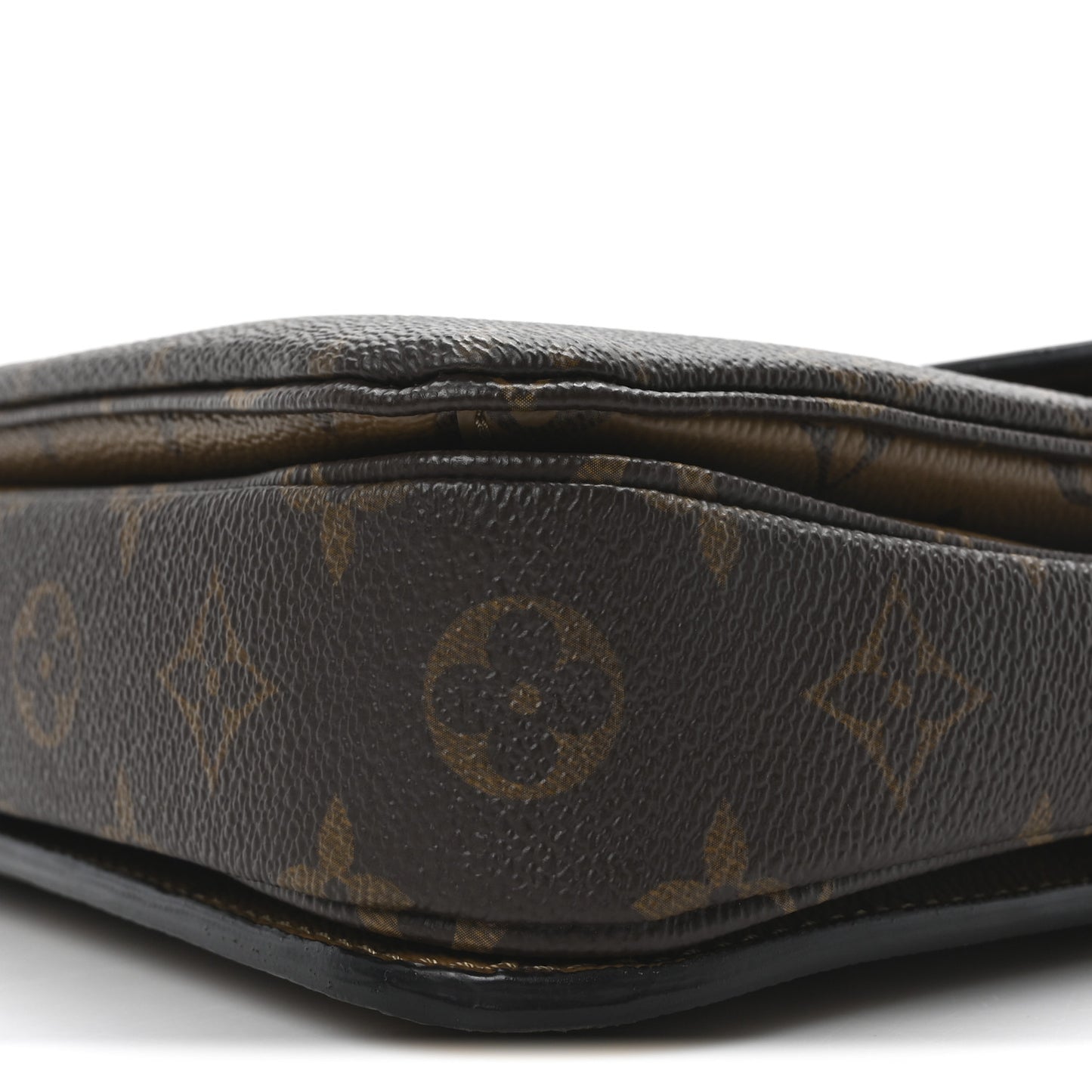 Reverse Monogram Pochette Metis