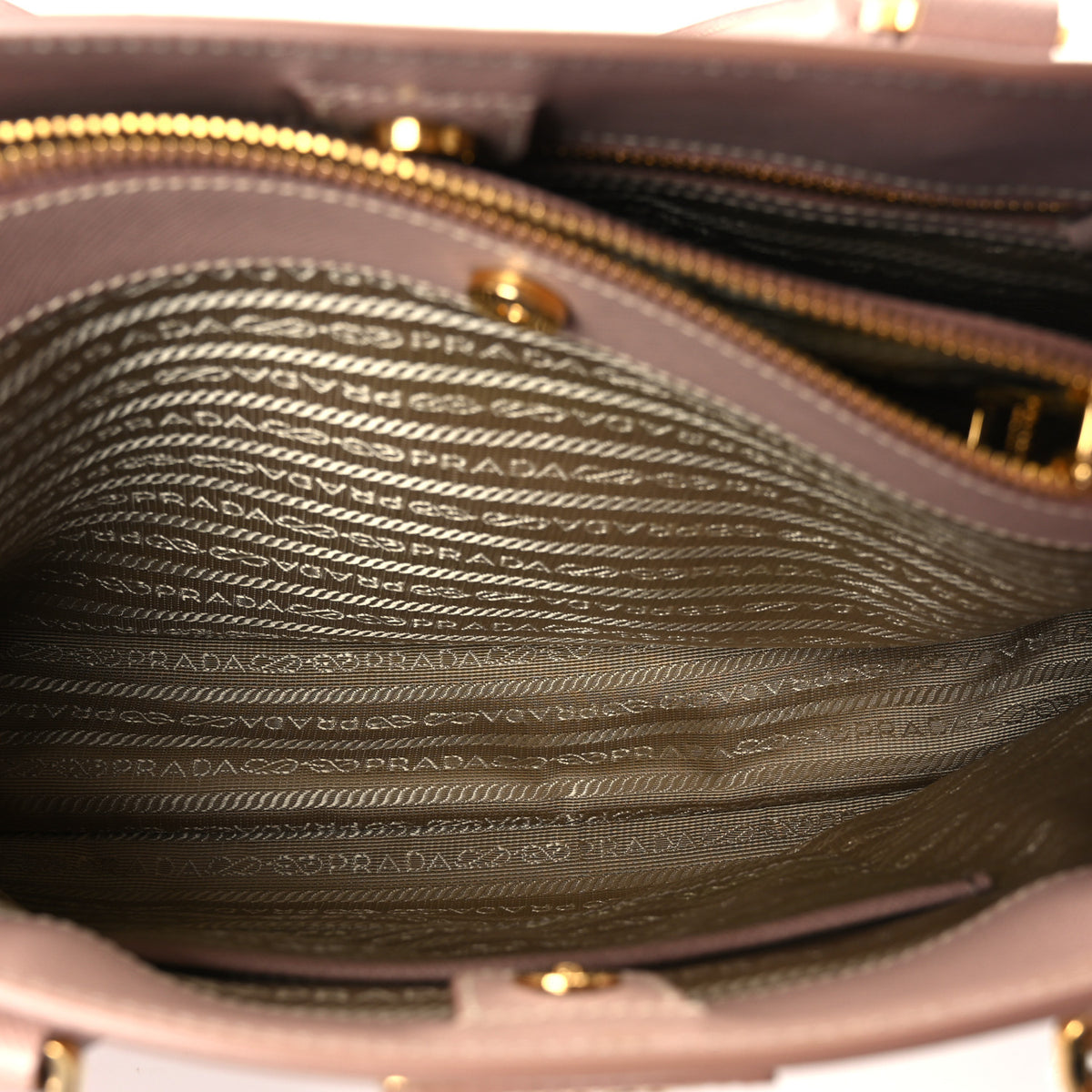 Saffiano Lux Medium Tote Cammeo