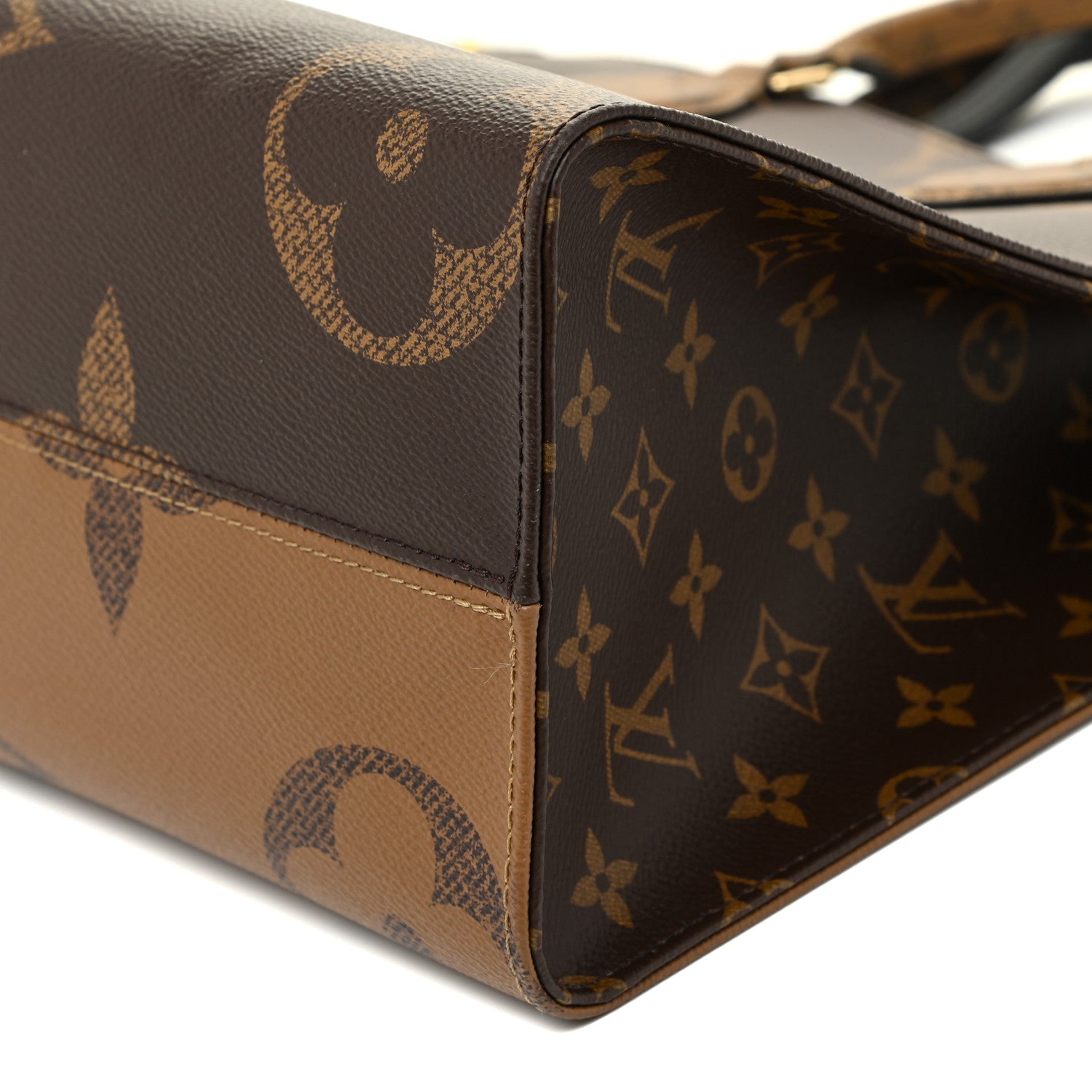 Louis Vuitton Reverse Monogram Giant Onthego MM 9 of 10