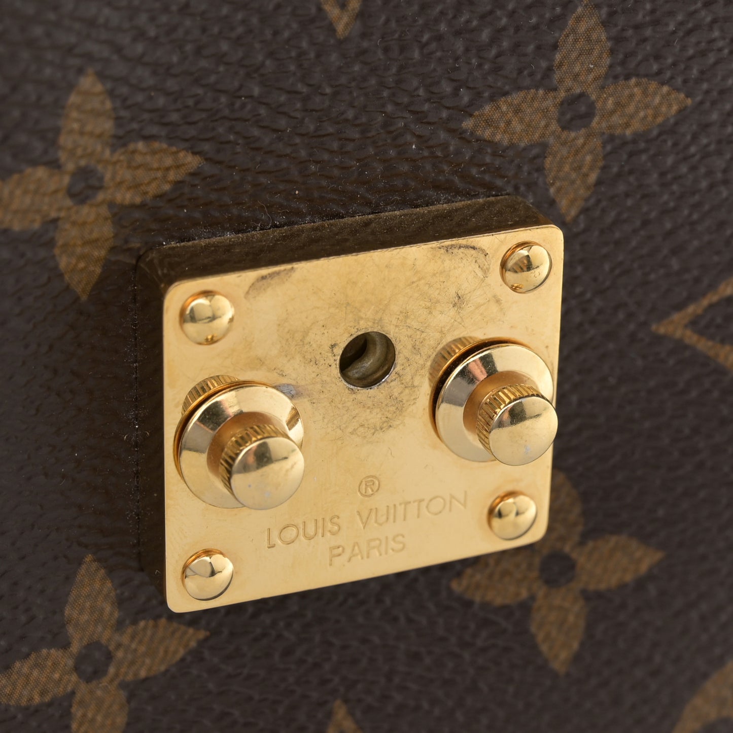 Monogram Pochette Metis