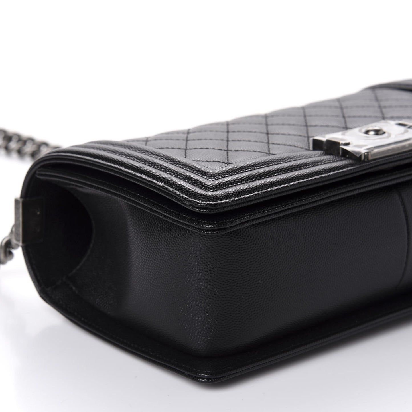 Caviar Quilted Medium Boy Flap Black