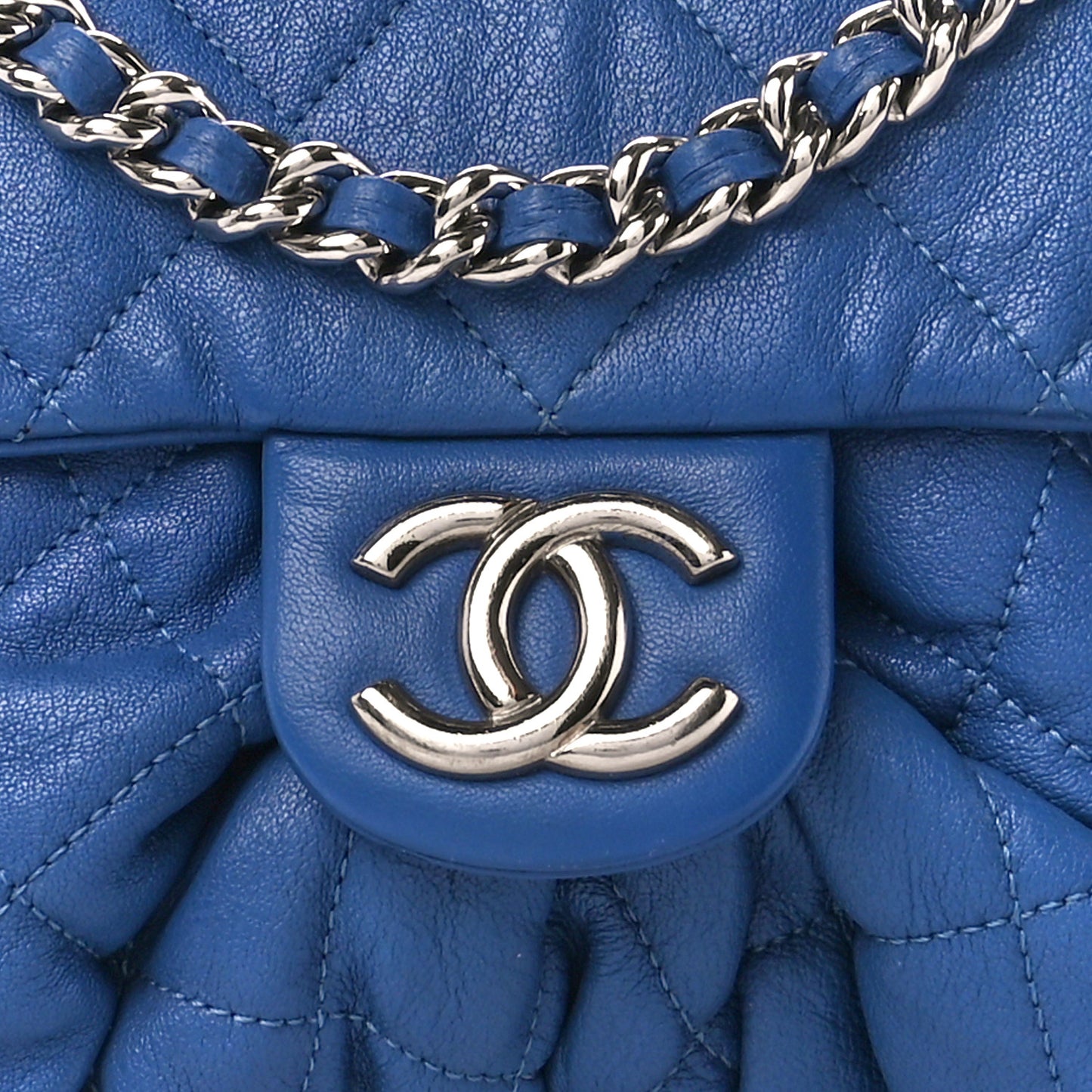 Washed Lambskin Quilted Medium Chain Around Messenger Blue