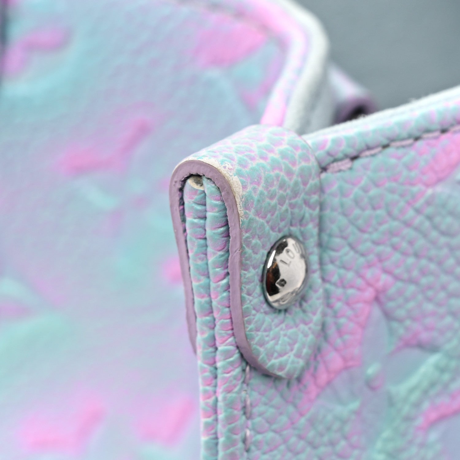 Louis Vuitton Empreinte Monogram Summer Stardust Onthego PM Lilas 18 of 18
