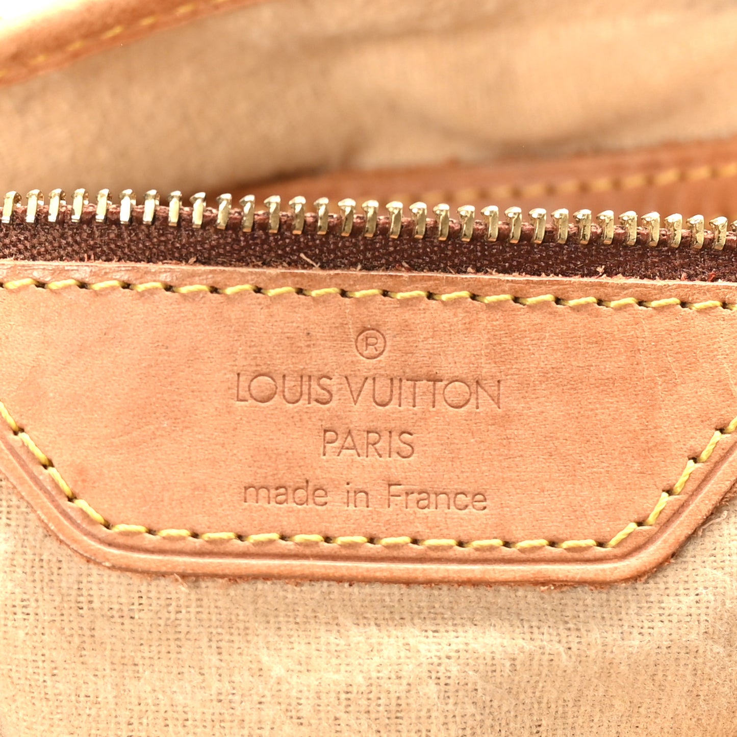 Monogram Petit Bucket 23