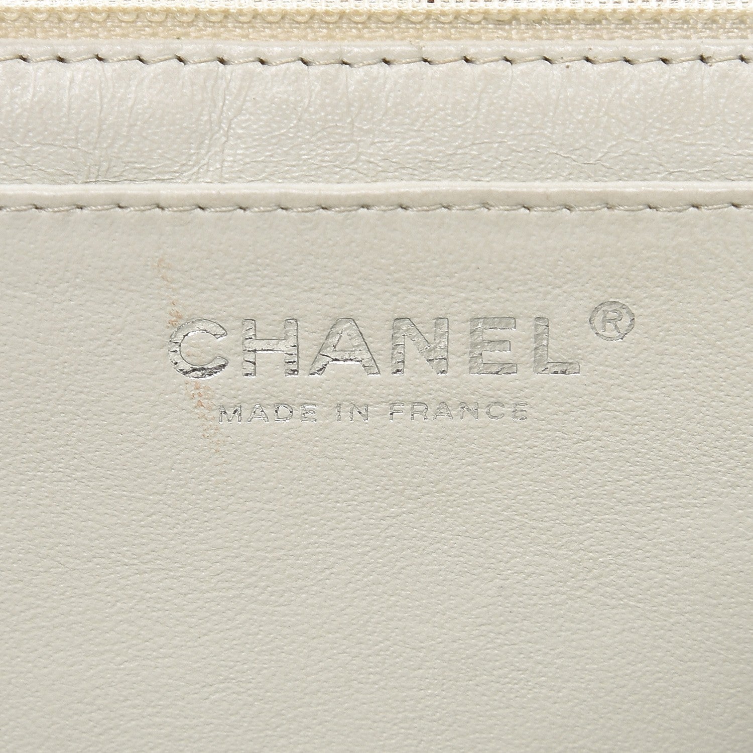 Chanel Caviar Quilted 2.55 Reissue 226 Flap White 7 of 20