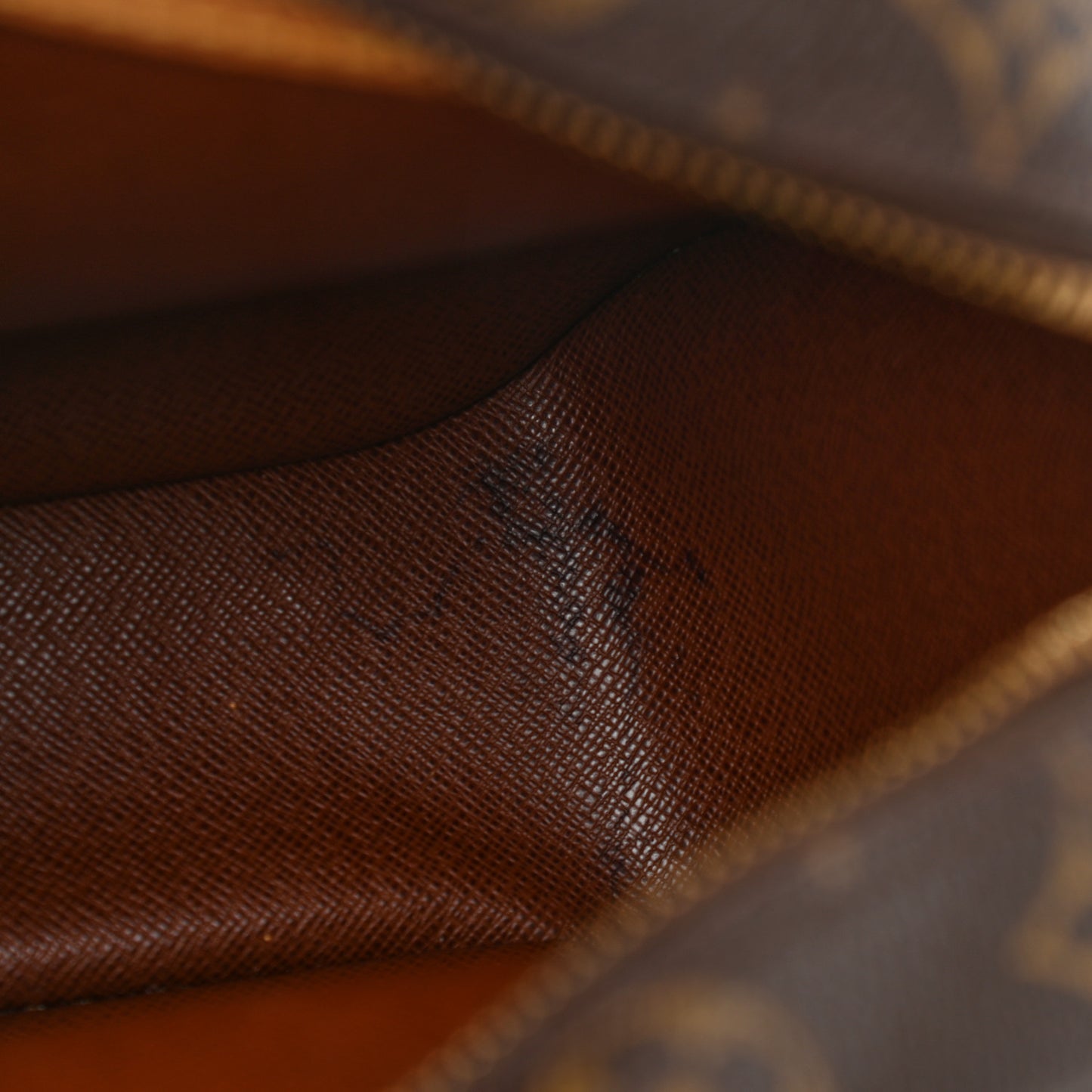 Monogram Blois