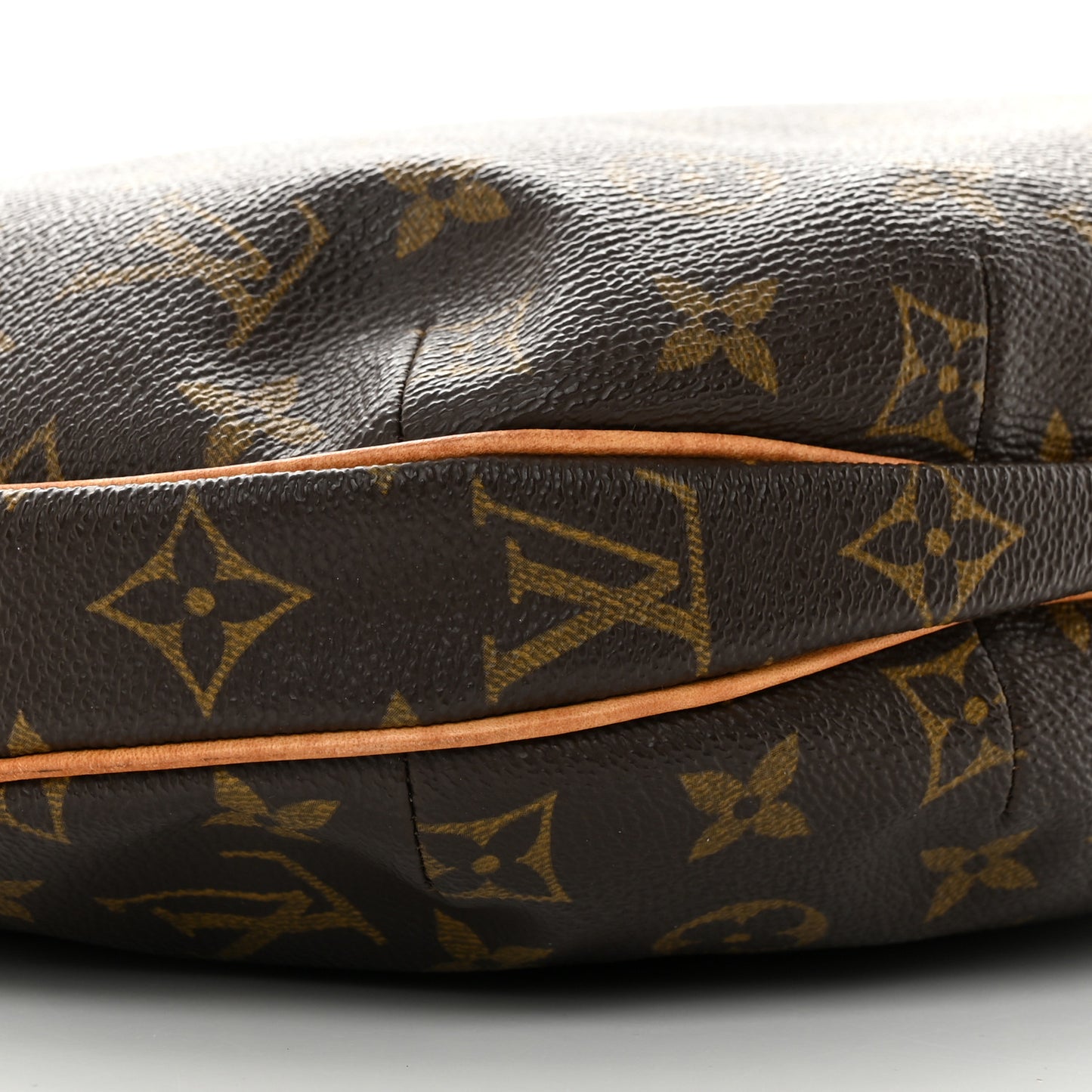 Monogram Croissant MM