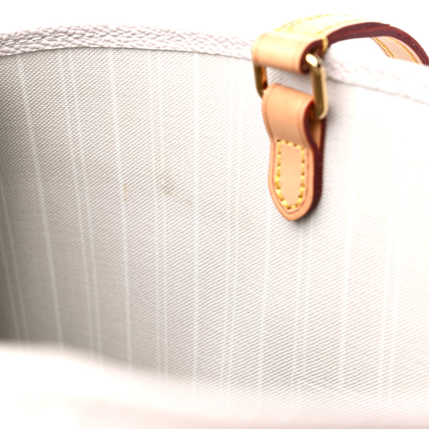 Louis Vuitton Monogram Giant By The Pool OnTheGo GM Brume 14 of 18