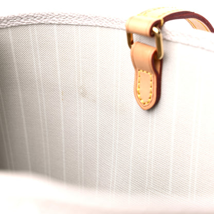 Louis Vuitton Monogram Giant By The Pool OnTheGo GM Brume 14 of 18