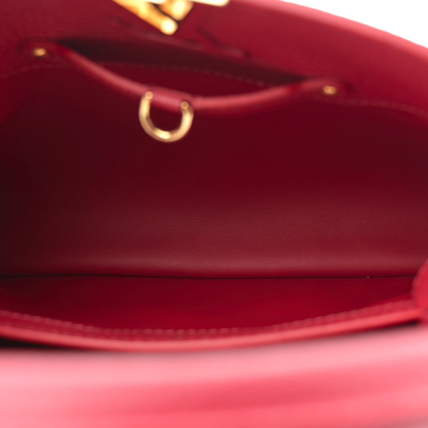 Taurillon Capucines BB Scarlet Red