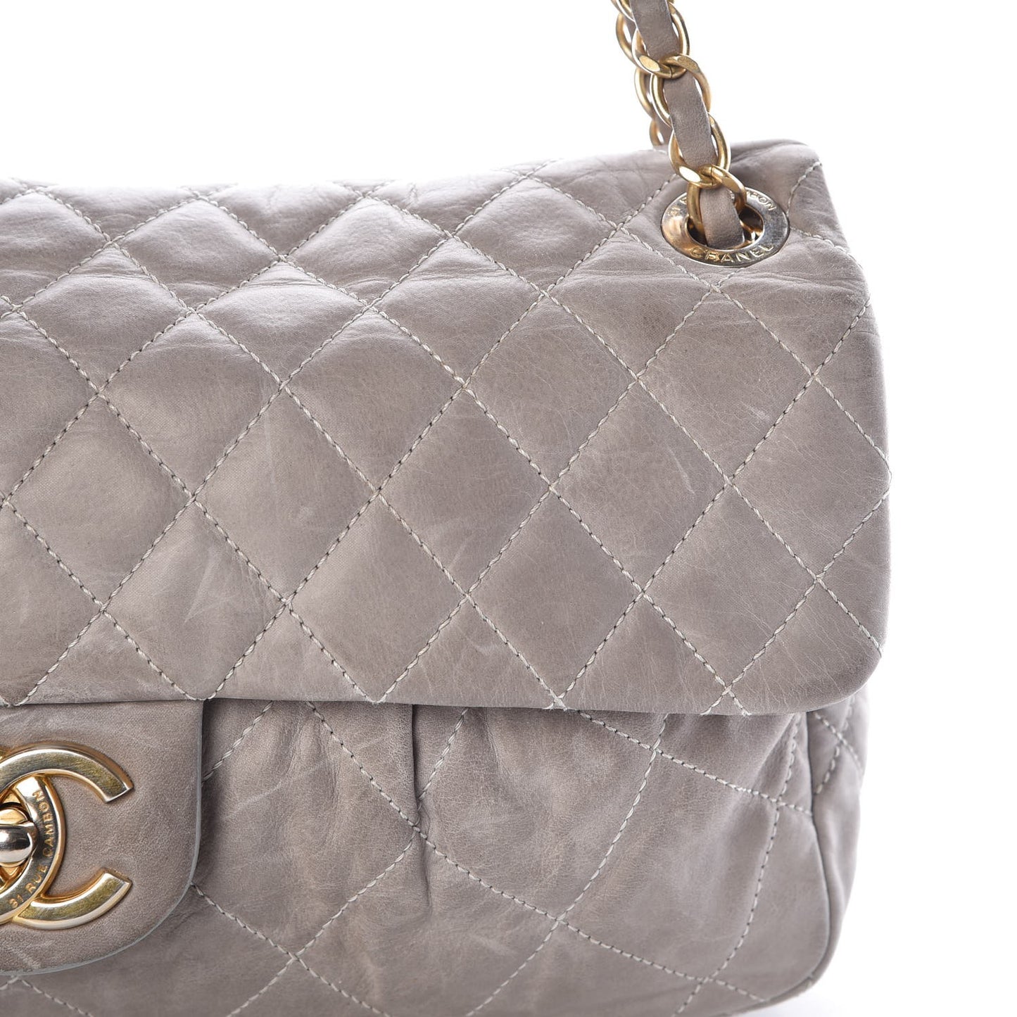 Iridescent Calfskin Large Chic Quilt Flap Grey