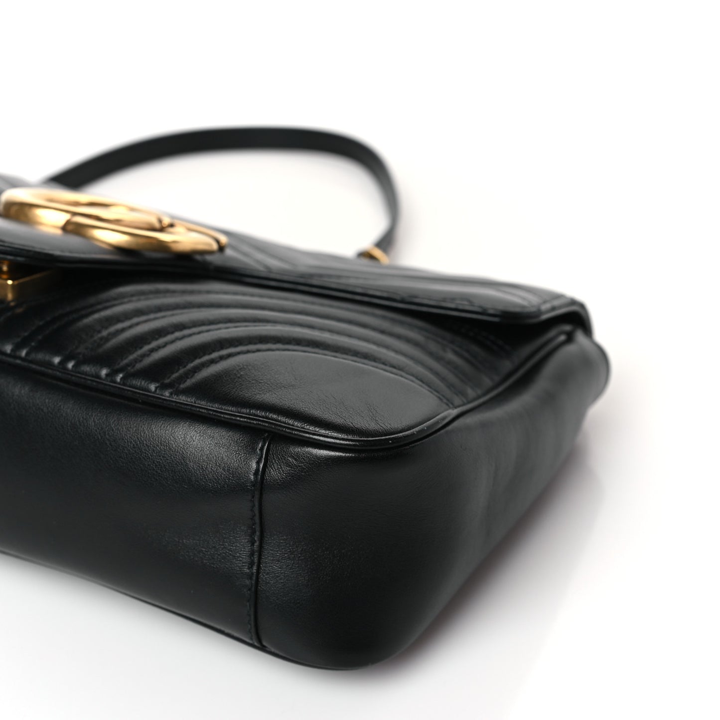 Calfskin Matelasse Medium GG Marmont Shoulder Bag Black