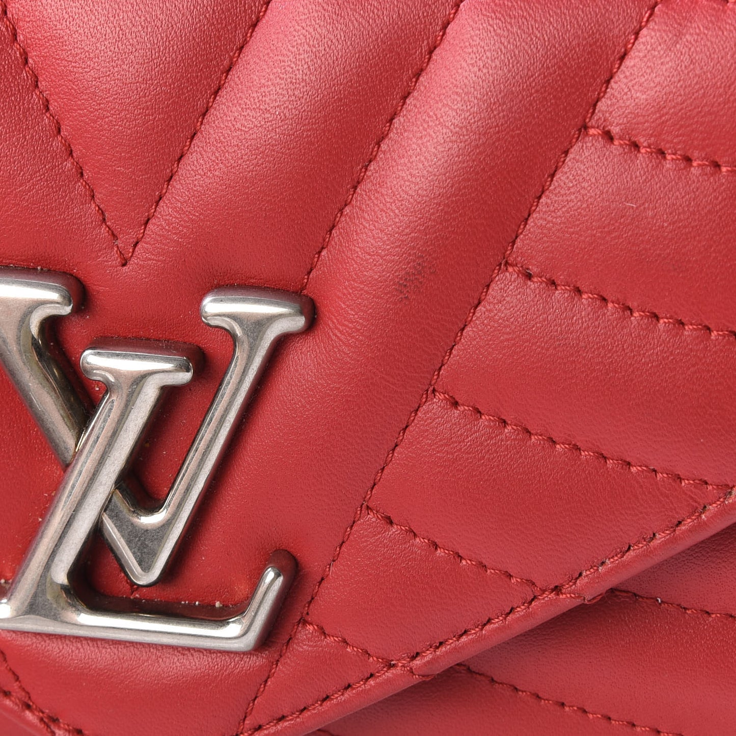 Calfskin New Wave Chain Pochette Scarlet