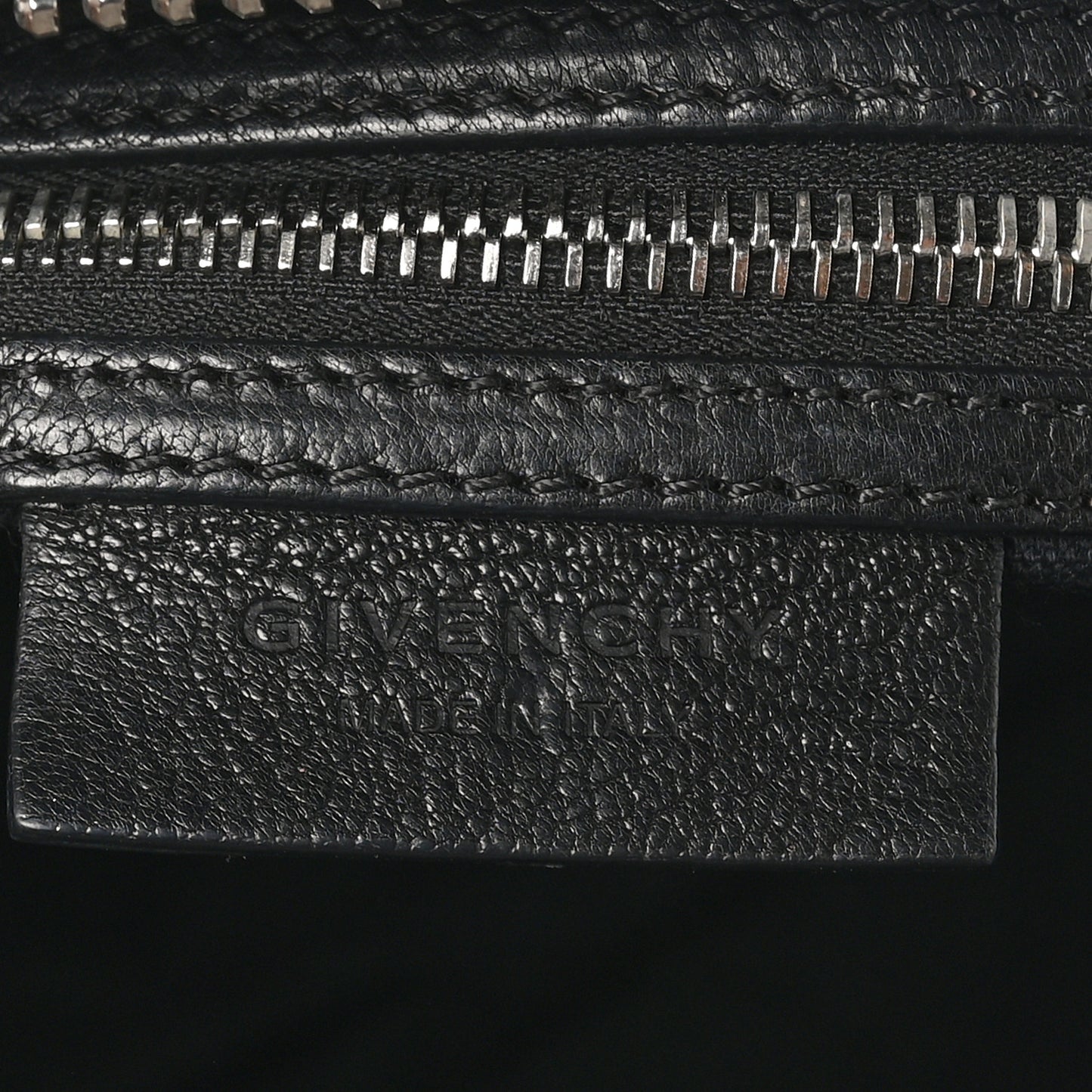 Sugar Goatskin Medium Antigona Black