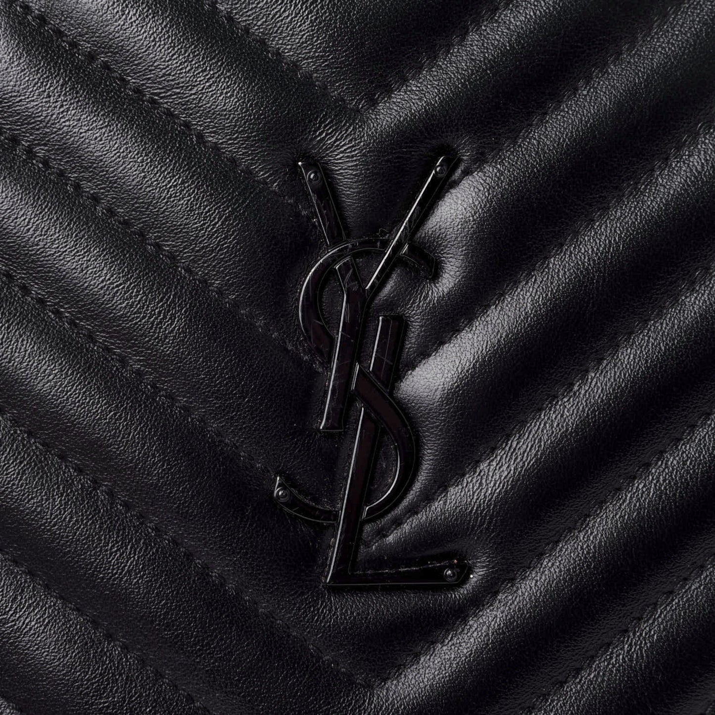 Calfskin Matelasse Chevron Round Vinyle Camera Bag Black