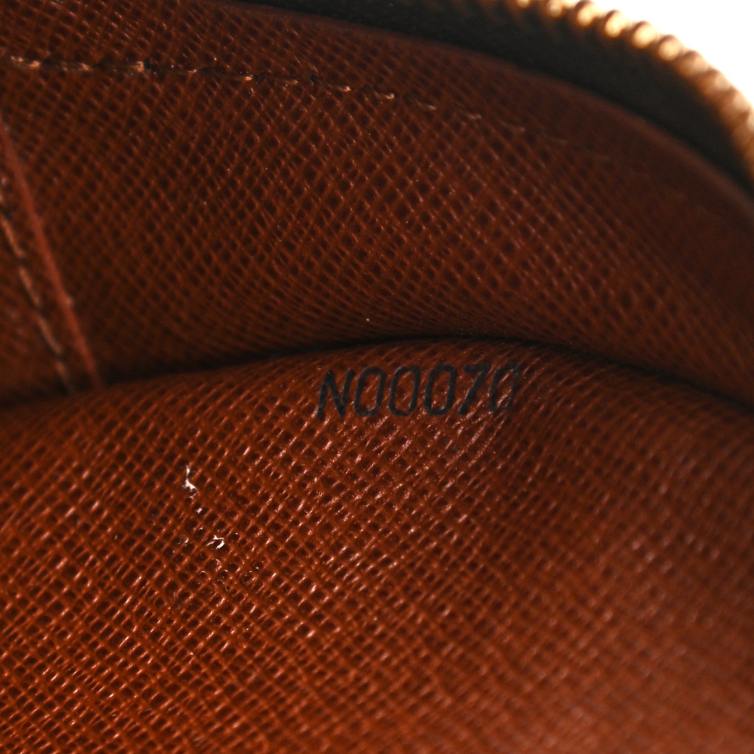 Louis Vuitton Monogram Blois 7 of 14