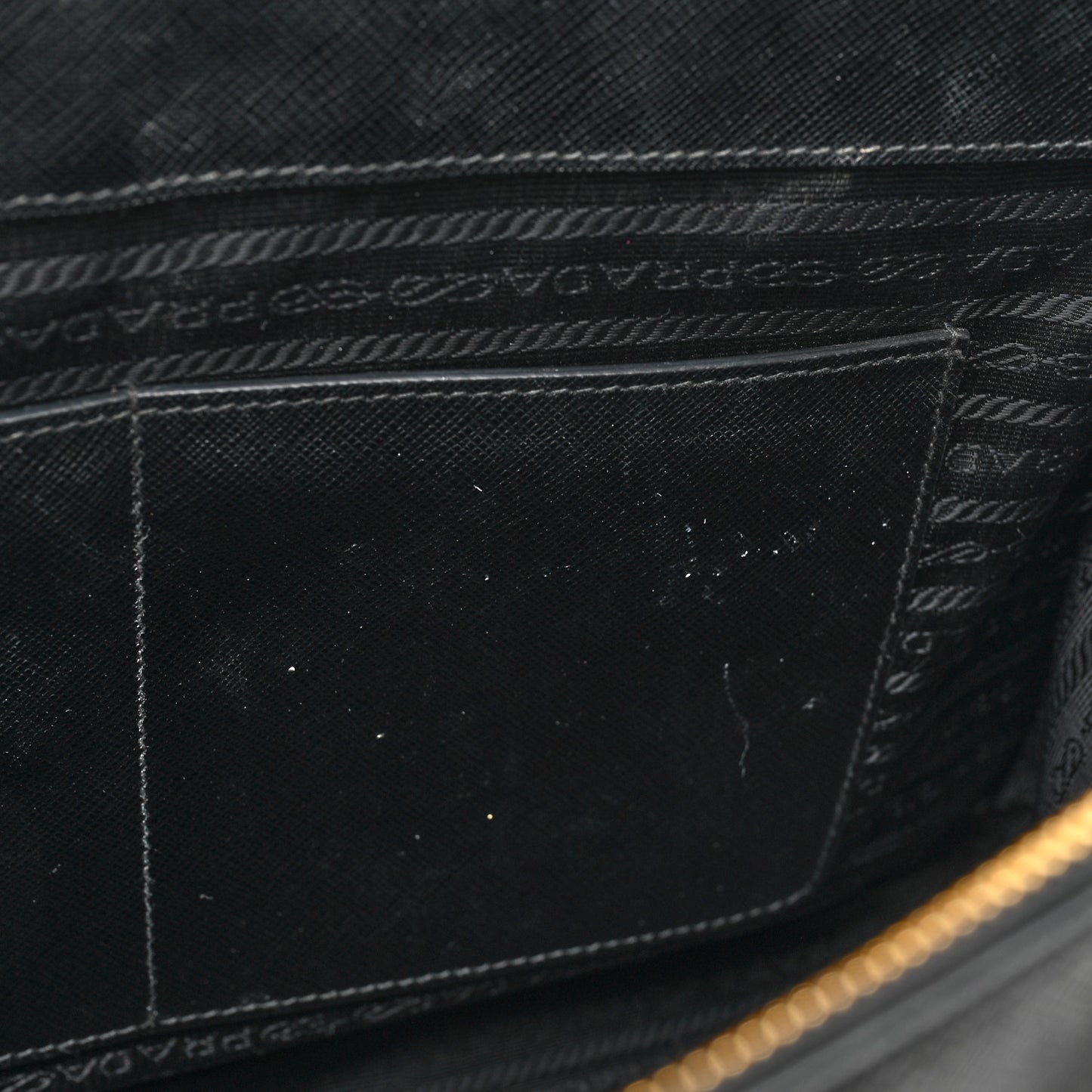 Saffiano Medium Galleria Double Zip Tote Black