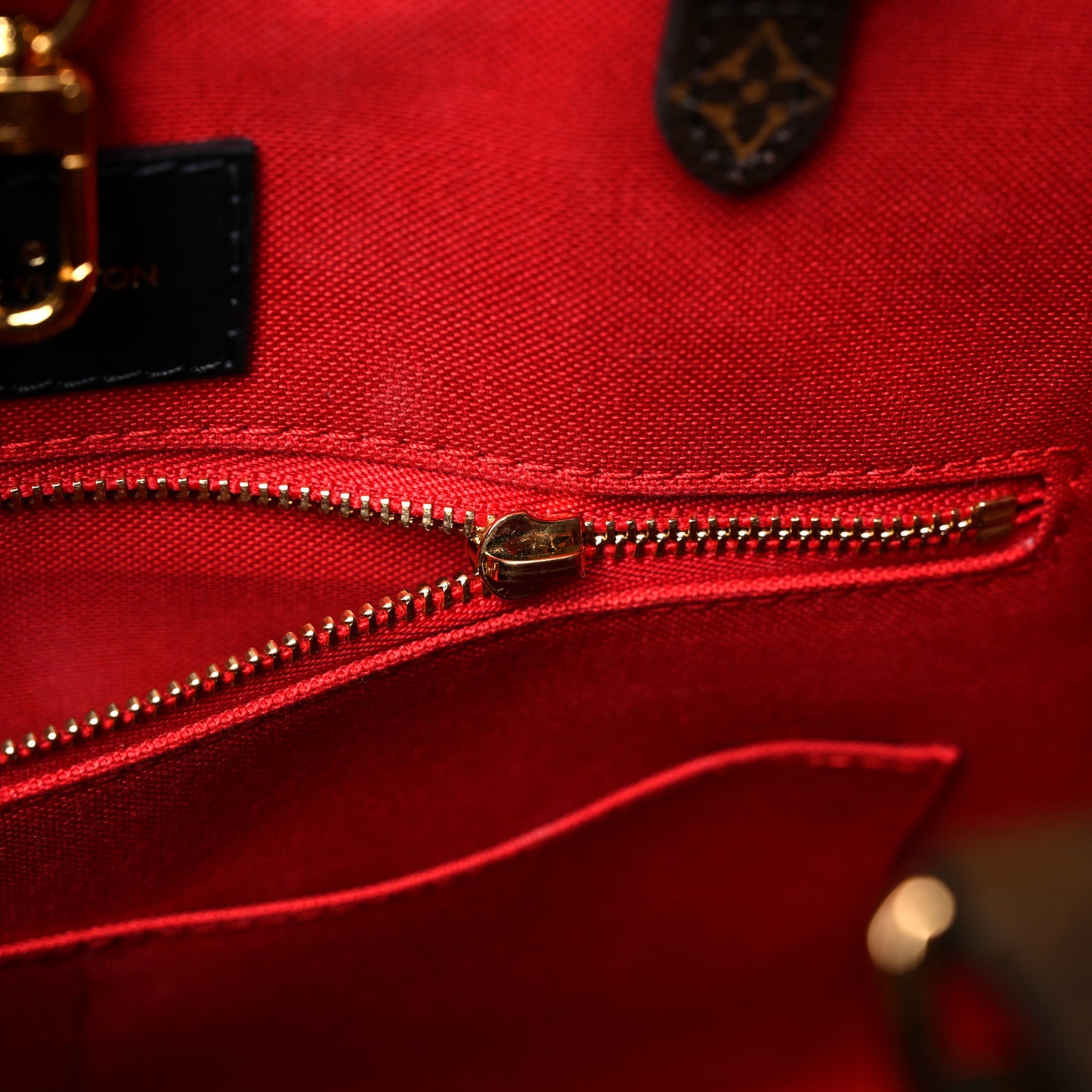 Reverse Monogram Giant Onthego MM