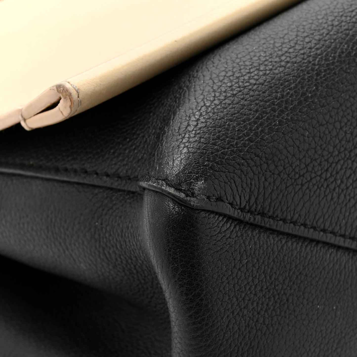 Soft Calfskin Lockme II Top Handle Vanille Black