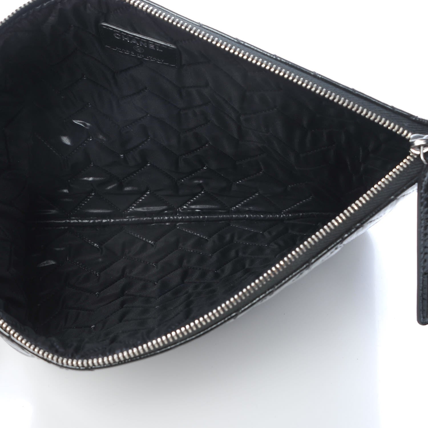 Chanel Distressed Patent Medium CC Crossing Cosmetic Case Black 6 of 8