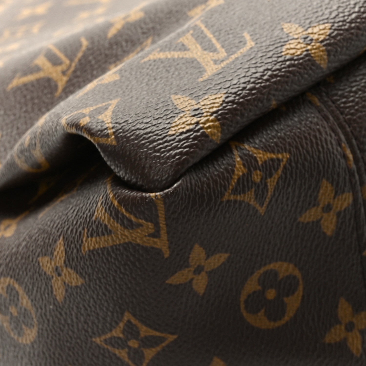 Louis Vuitton Monogram Artsy MM 9 of 10
