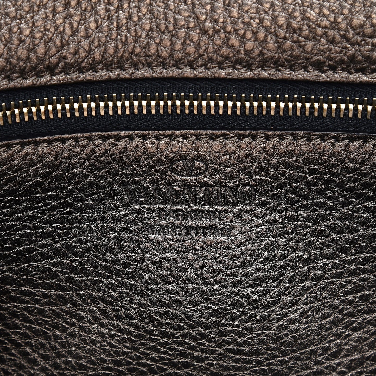 Metallic Pebbled Calfskin Small Rockstud Flip-Lock Messenger Bag Sasso