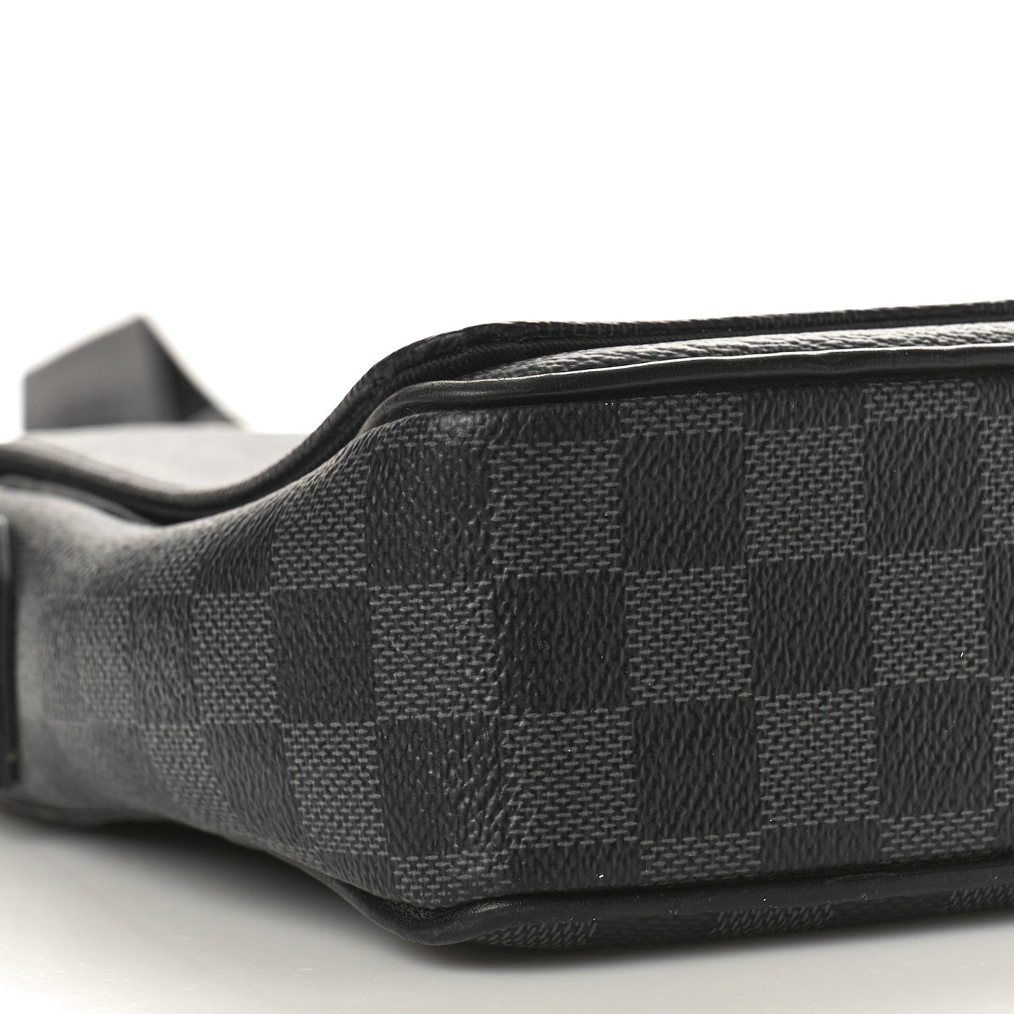 LOUIS VUITTON Damier Graphite District PM NM