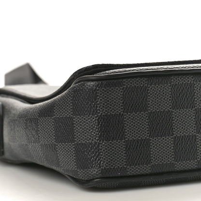 Louis Vuitton LOUIS VUITTON Damier Graphite District PM NM 8 of 16