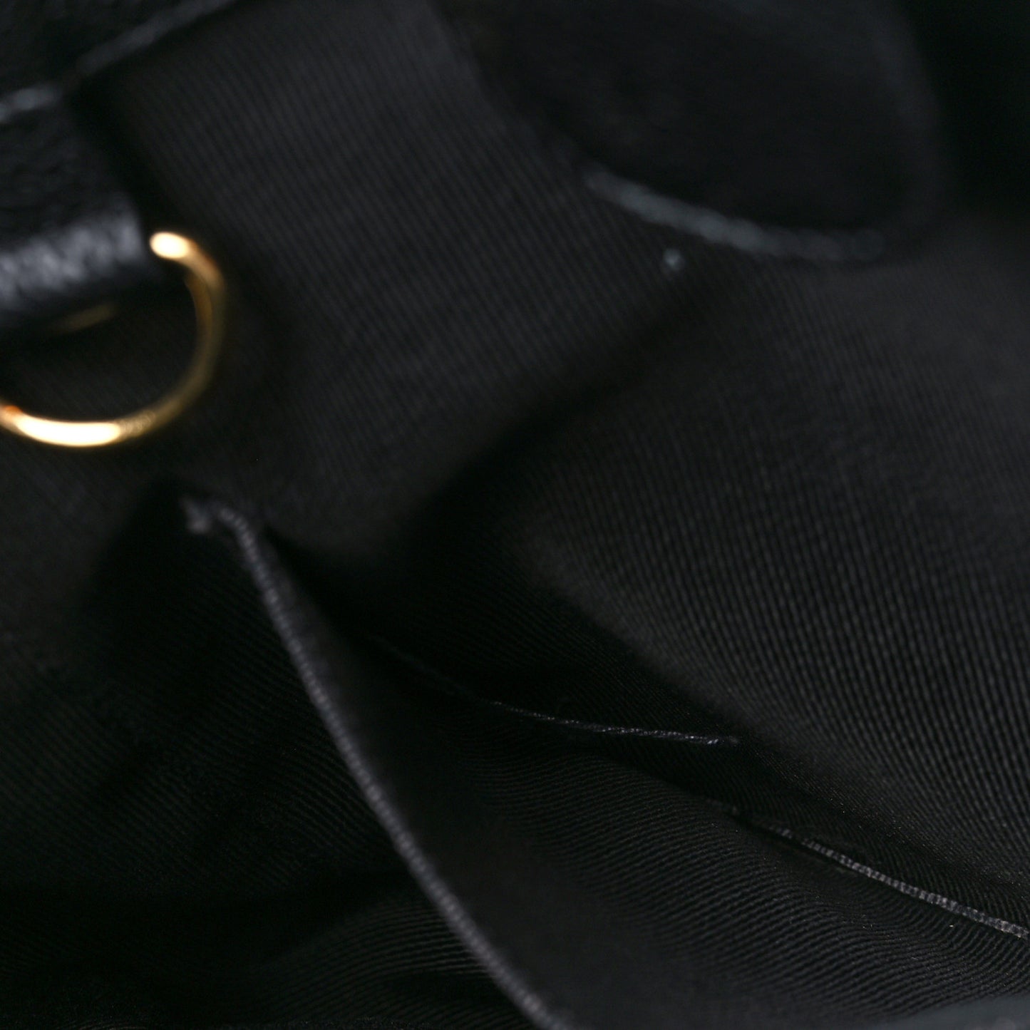 Caviar Quilted Petit Shopping Tote PST Black