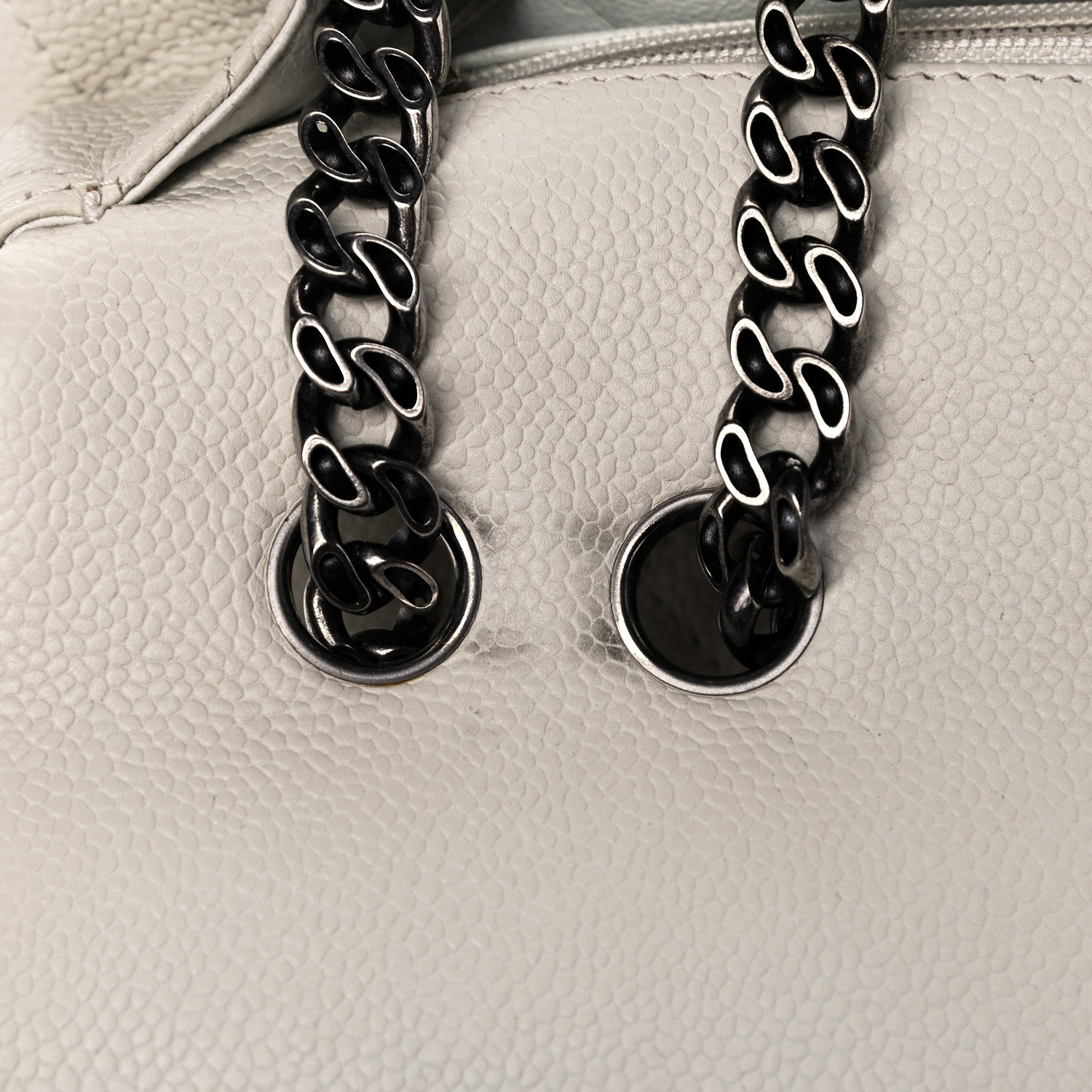 Chanel Caviar 2.55 Reissue 227 Flap White 19 of 31