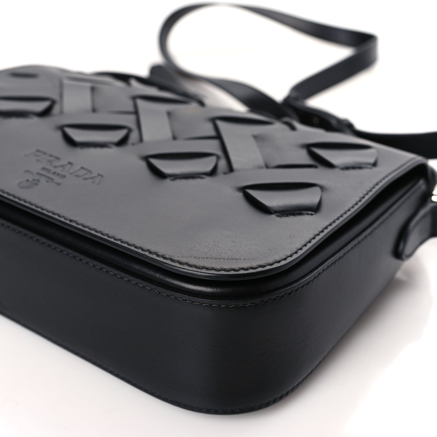 Vitello Intreccio Tress Shoulder Bag Black