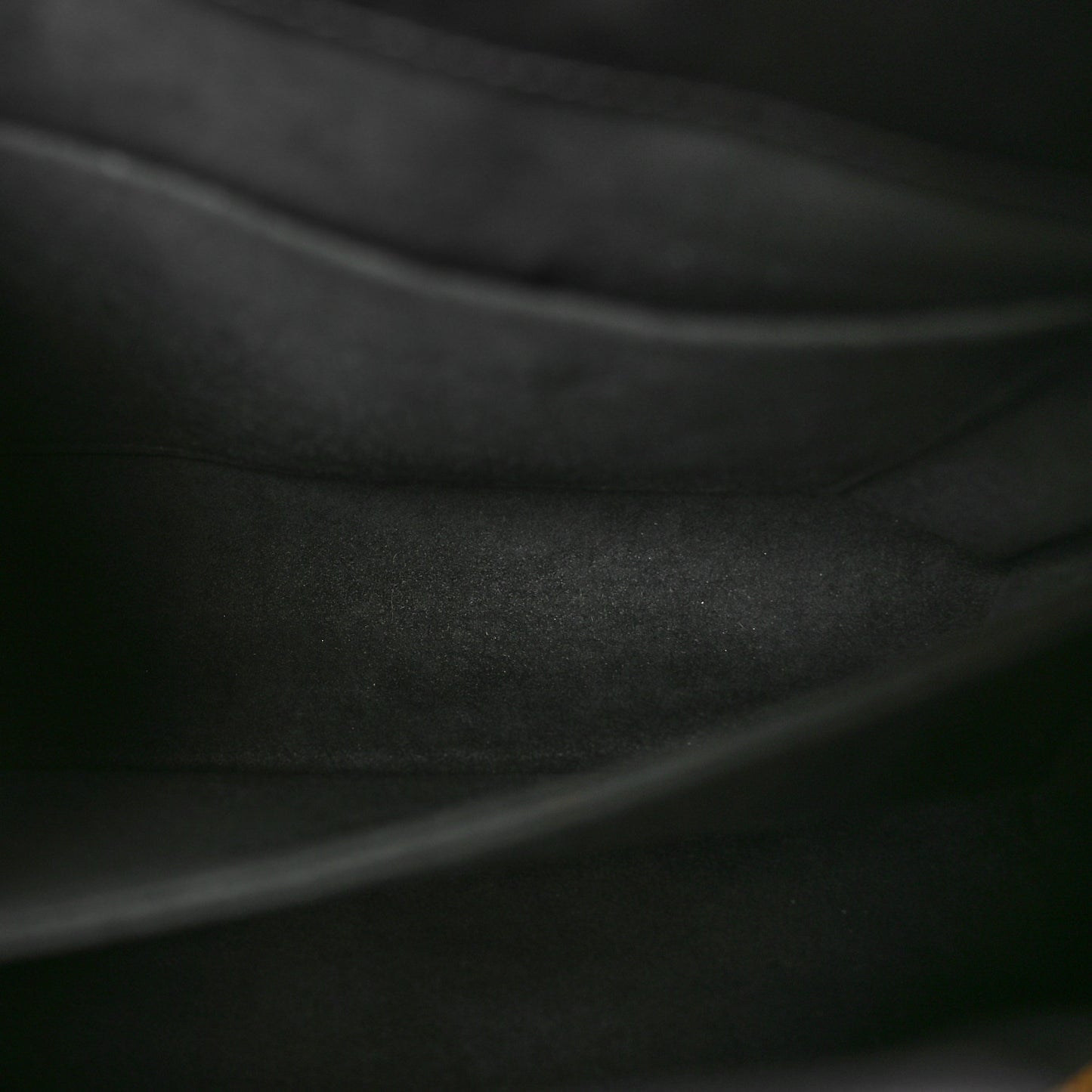 Calfskin New Wave Chain Tote Black