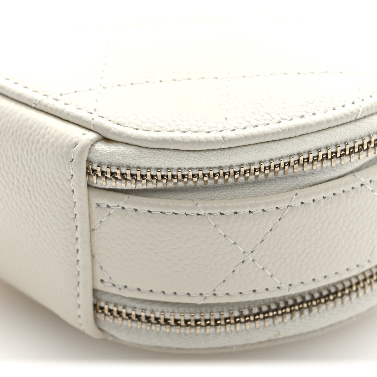 Caviar Quilted Round Handle With Care Vanity With Chain White
