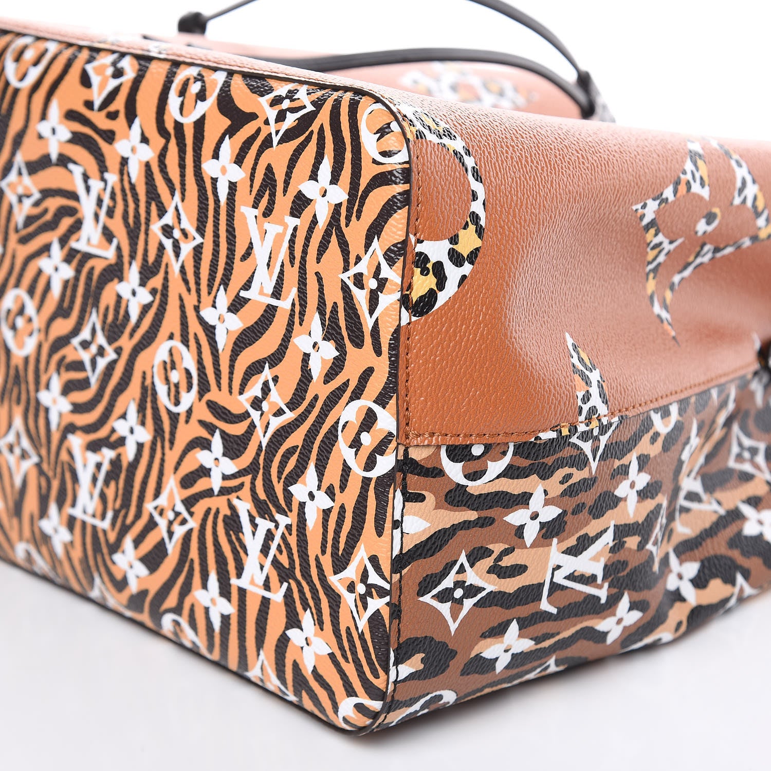 Louis Vuitton Monogram Giant Jungle NéoNoé Caramel 8 of 8