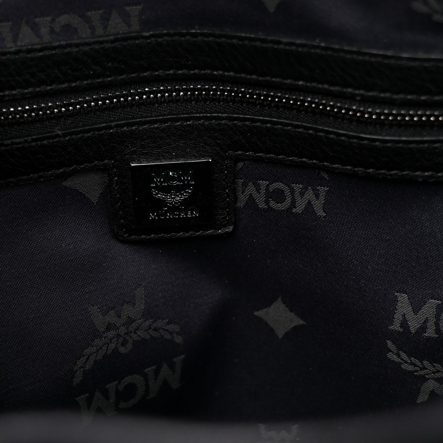 Visetos Studded Medium Dual Stark Backpack Black