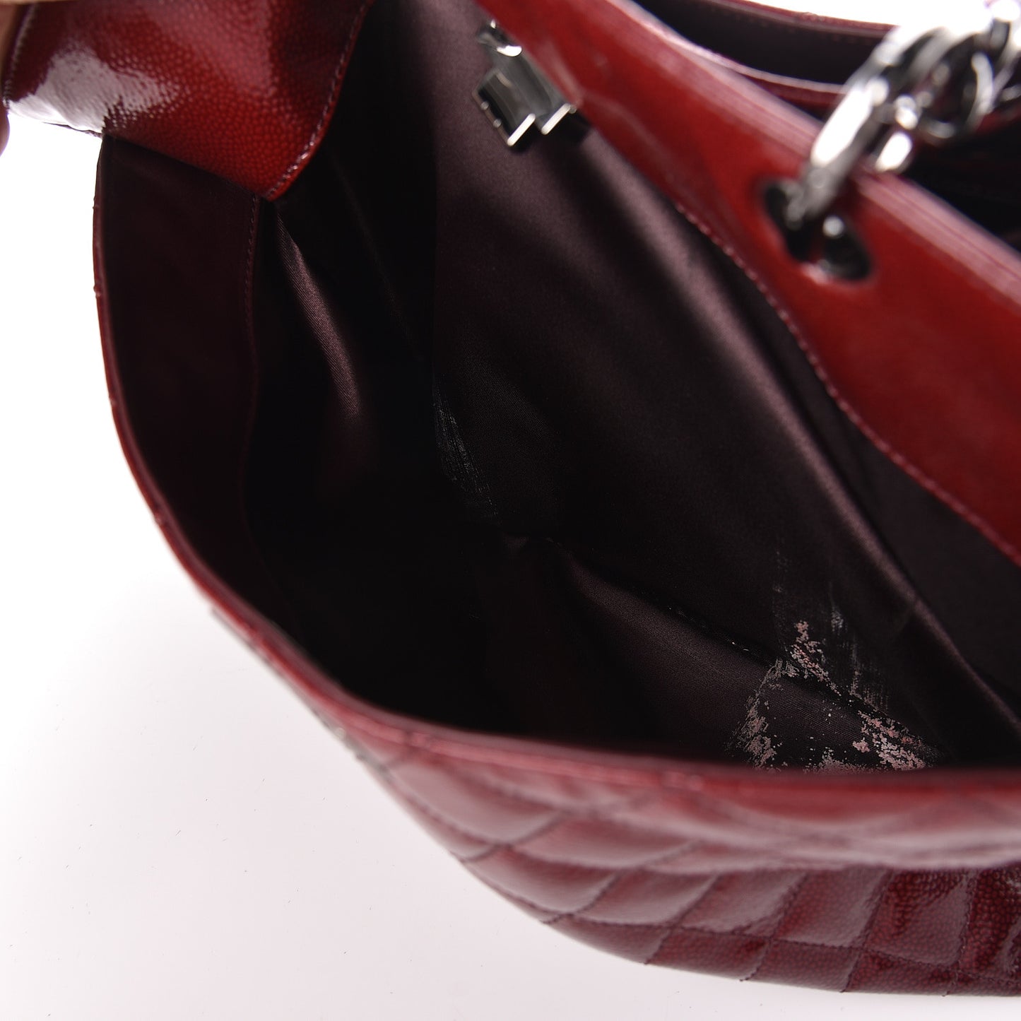 Patent Caviar Diamond Quilted Large Shine Reissue Tote Red