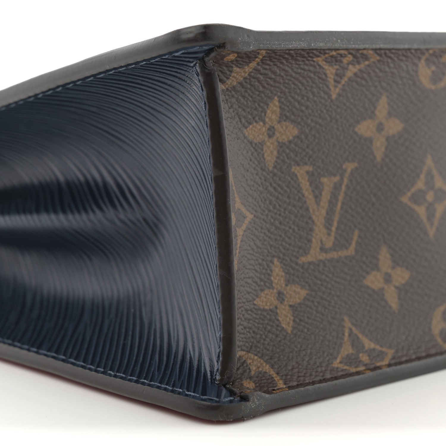 Louis Vuitton Vernis Epi Monogram Spring Street Scarlet 9 of 12