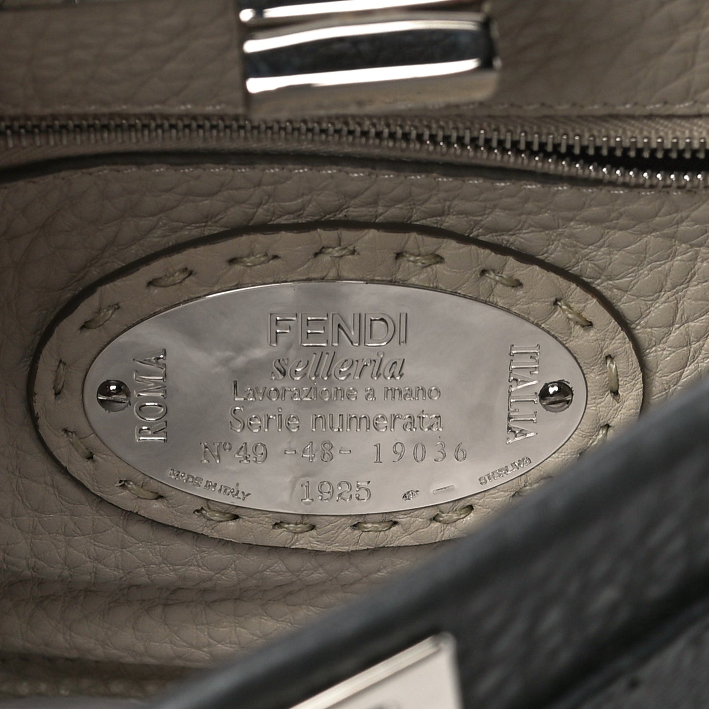 Cuoio Romano Selleria Bi-Color Mini Peekaboo Iconic Satchel Asfalto Latte