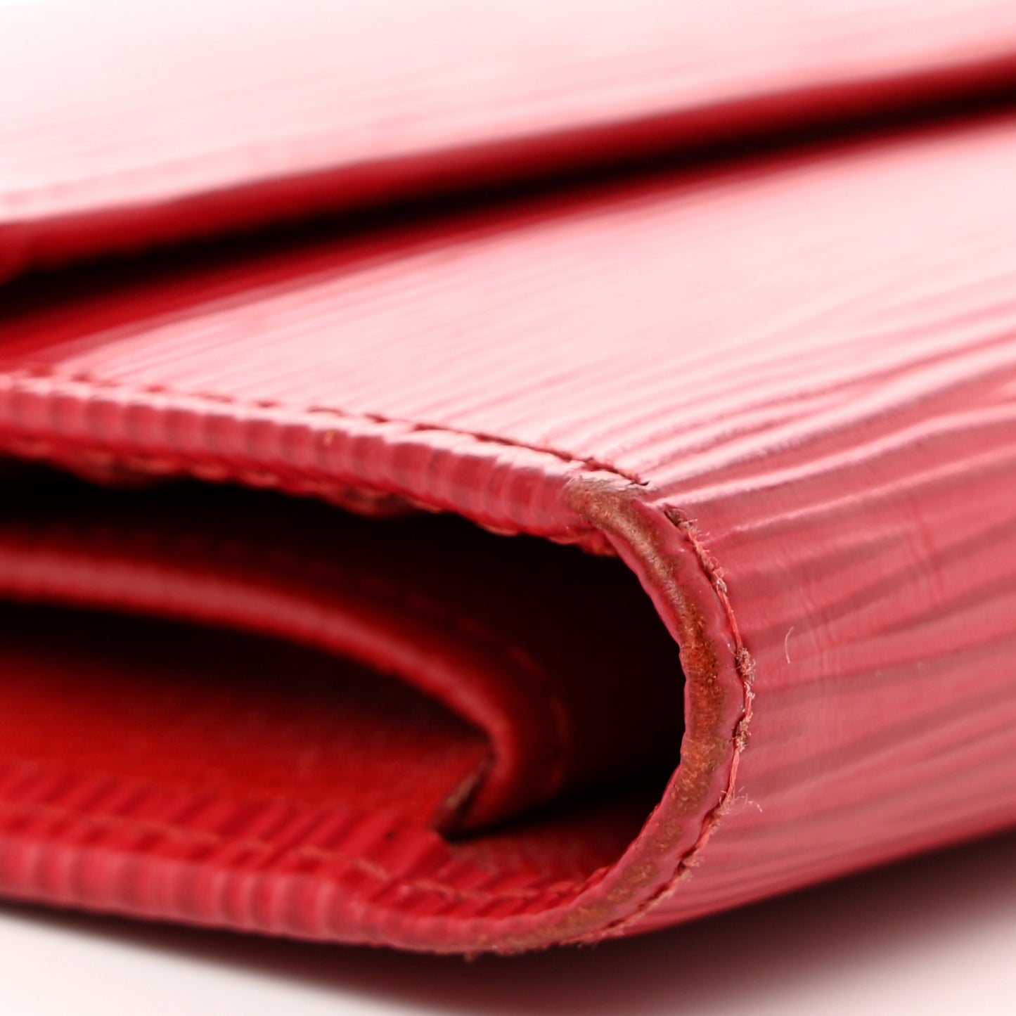Epi Porte Tresor International Wallet Castillan Red