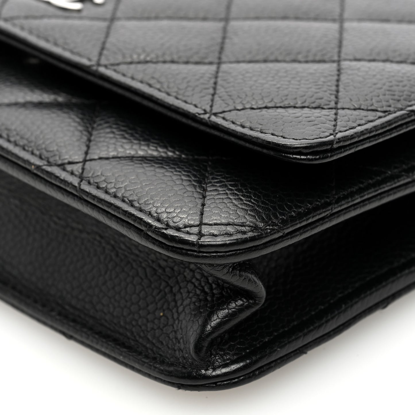 Caviar Quilted Wallet on Chain WOC Black