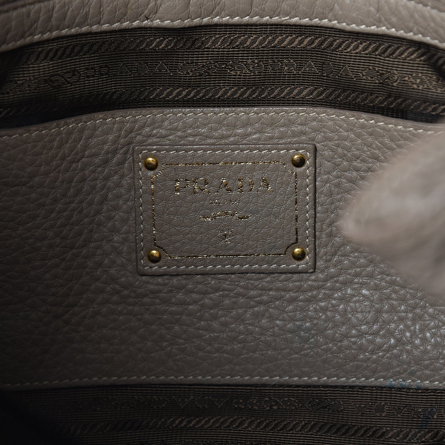 Vitello Daino Side Zip Tote Visone