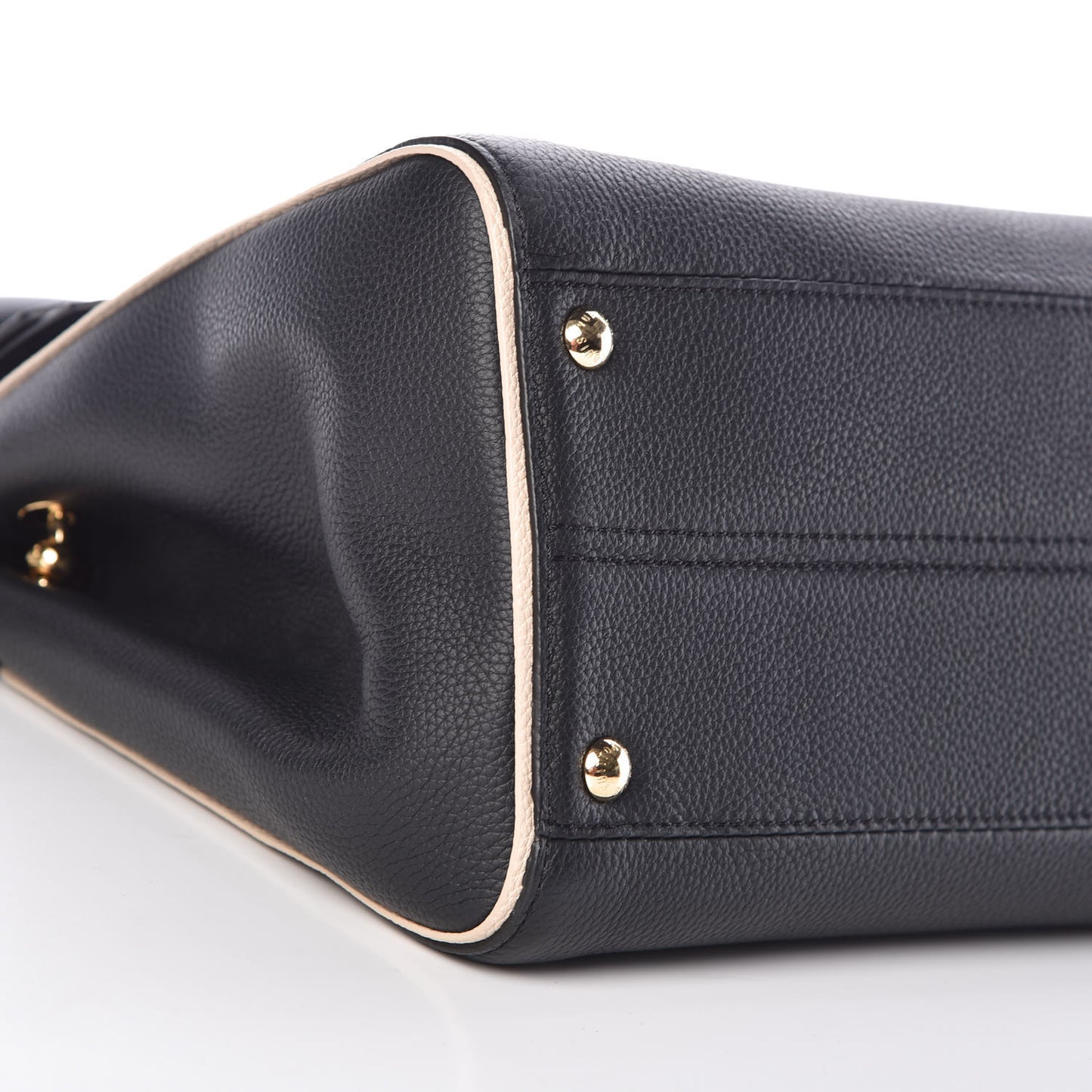 Monogram Double V Black