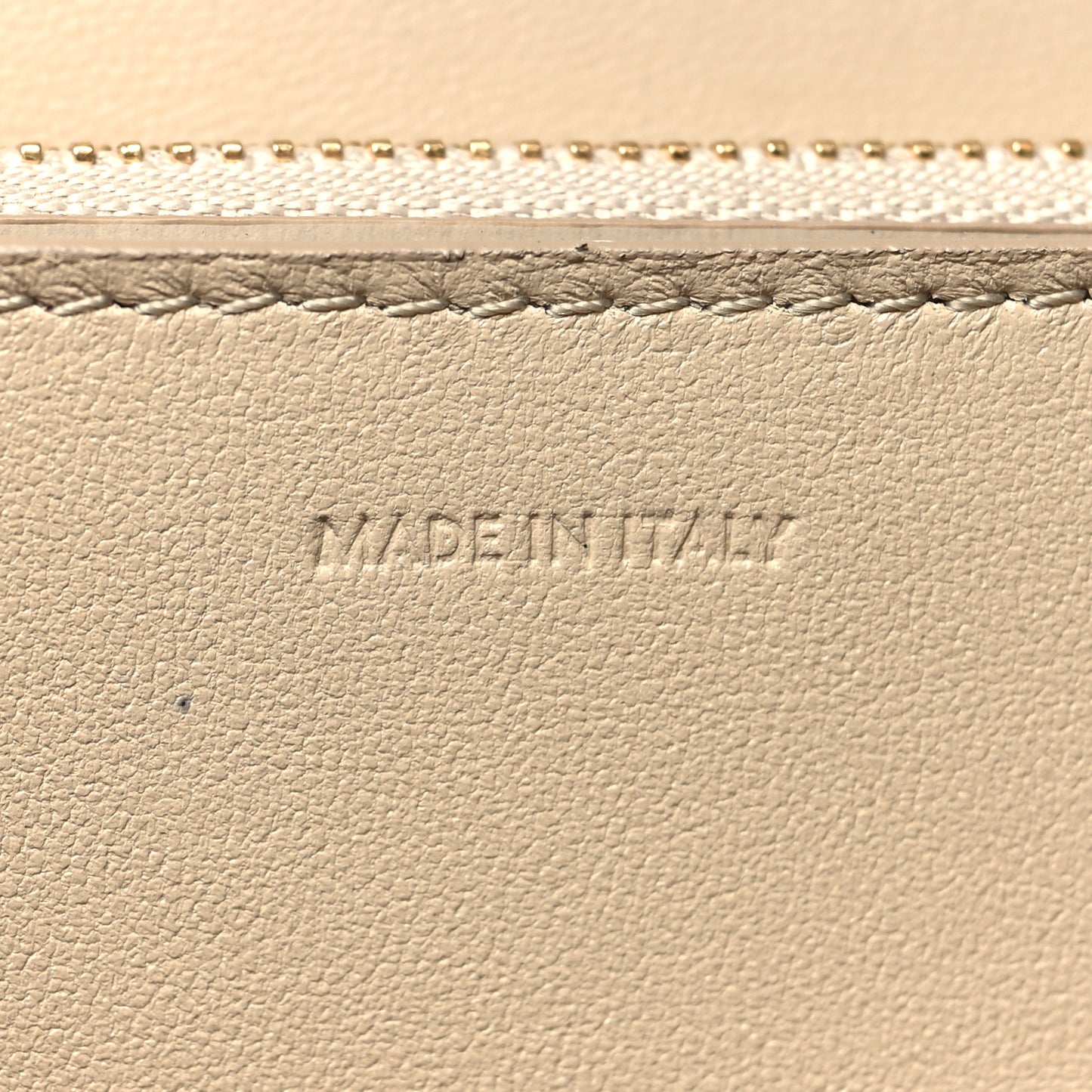 Box Calfskin Medium Classic Box Flap Bag Powder