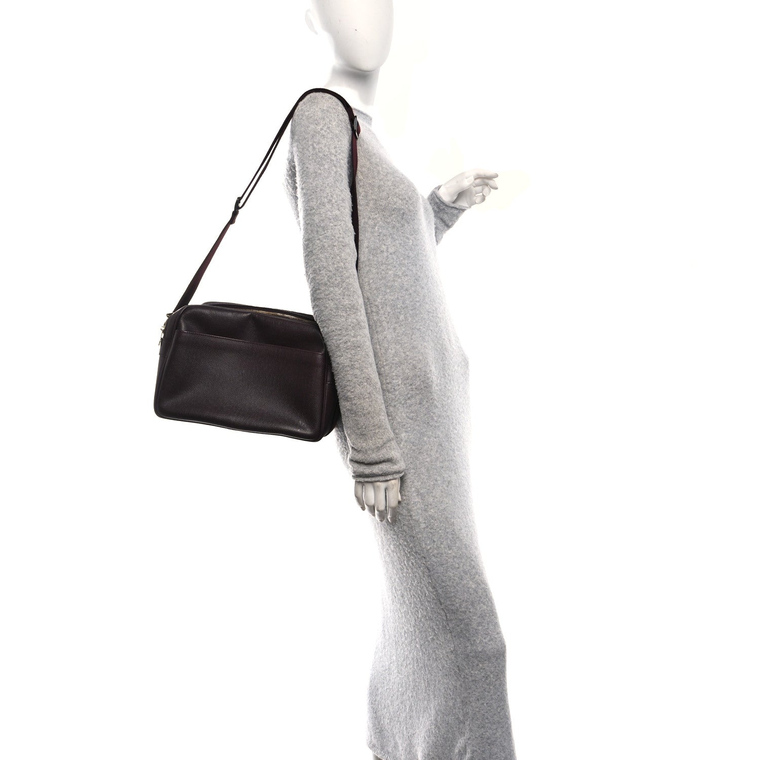Louis Vuitton Taiga Reporter Messenger Acajou 1853933 – FASHIONPHILE