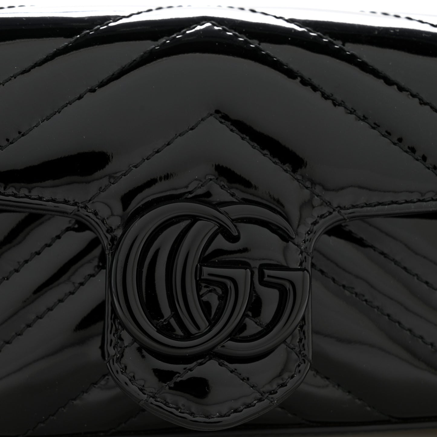 Patent Lambskin Enamel Matelasse Monochrome Super Mini GG Marmont Shoulder Bag Black