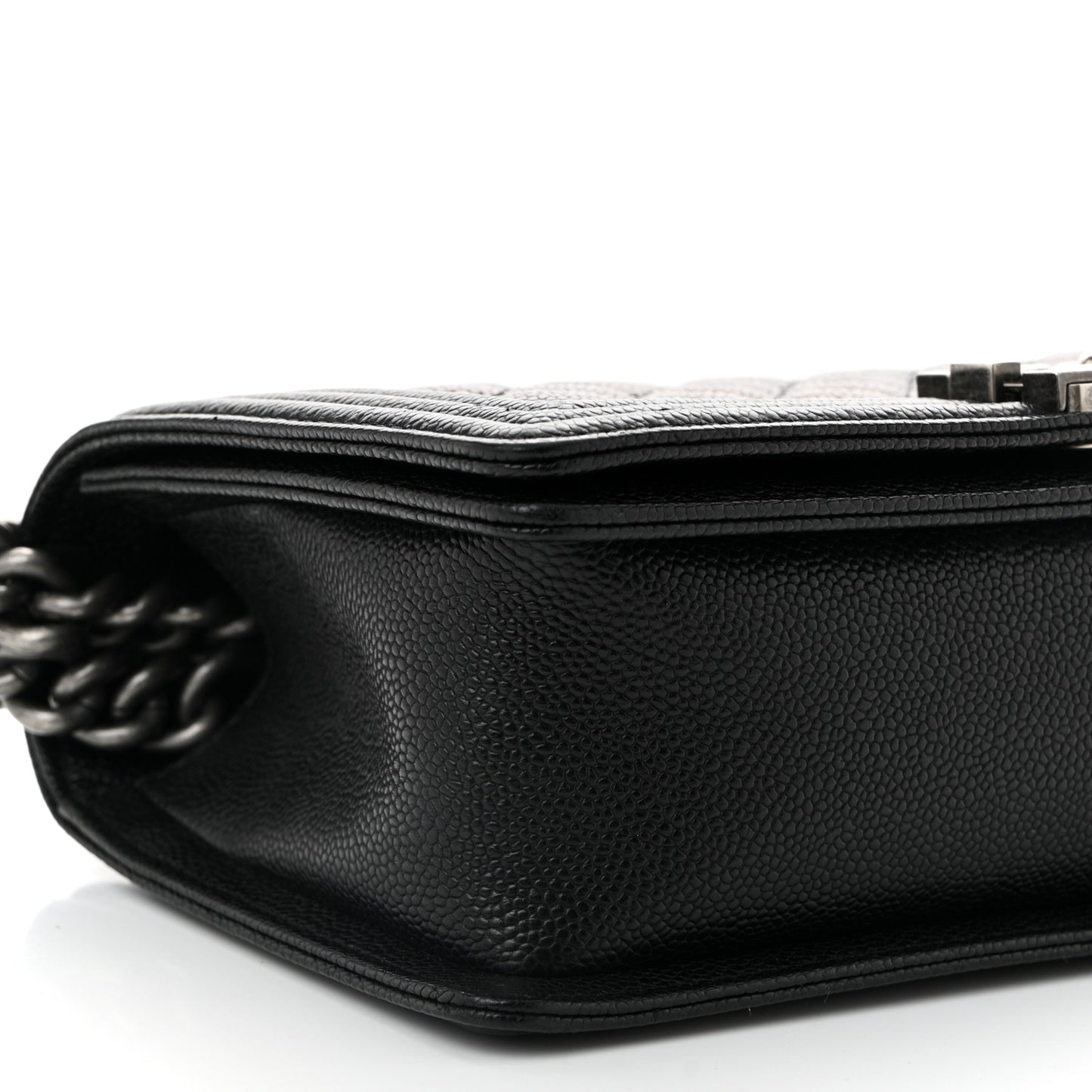 Caviar Quilted Medium Boy Flap Black